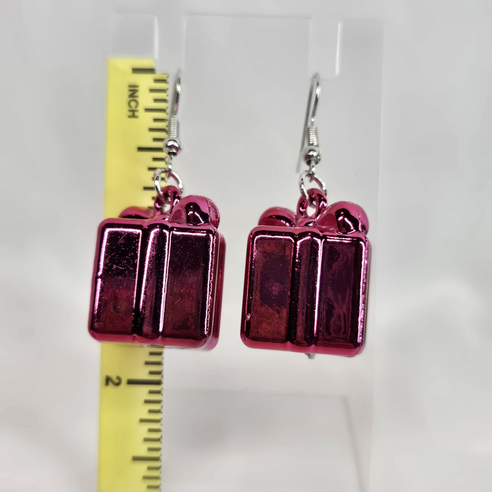 Chic Pink Gift Box Earrings